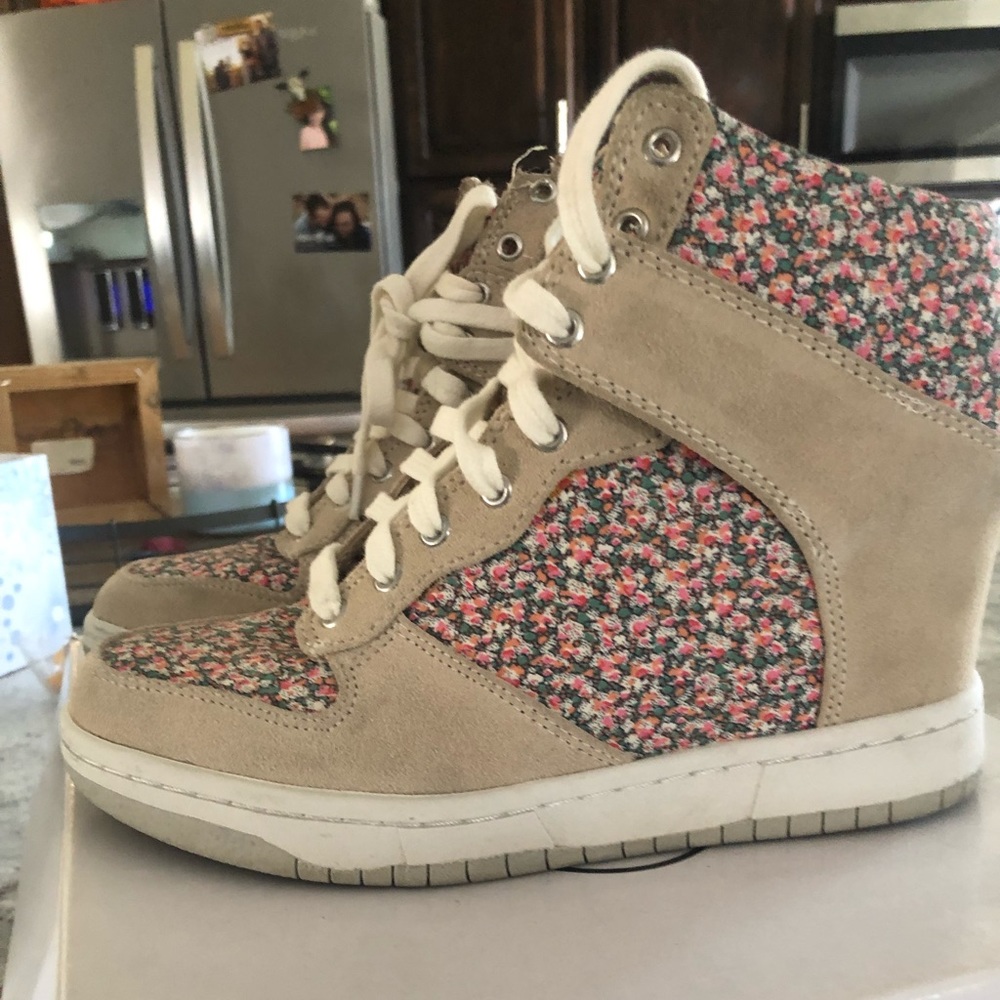 Steve Madden Wedged Sneakers